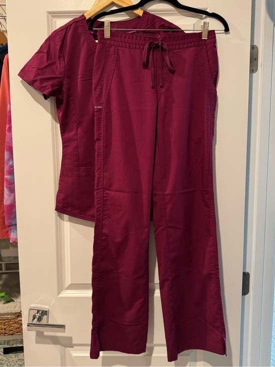 healing hands Other - XS 2Pc Scrub Set Healing Hands Wine